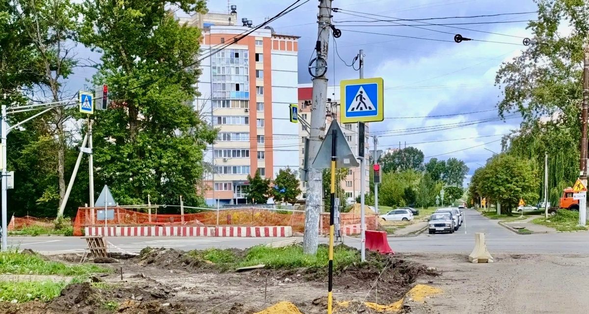 На улице Скворцова в Орле продолжается капитальный ремонт дороги